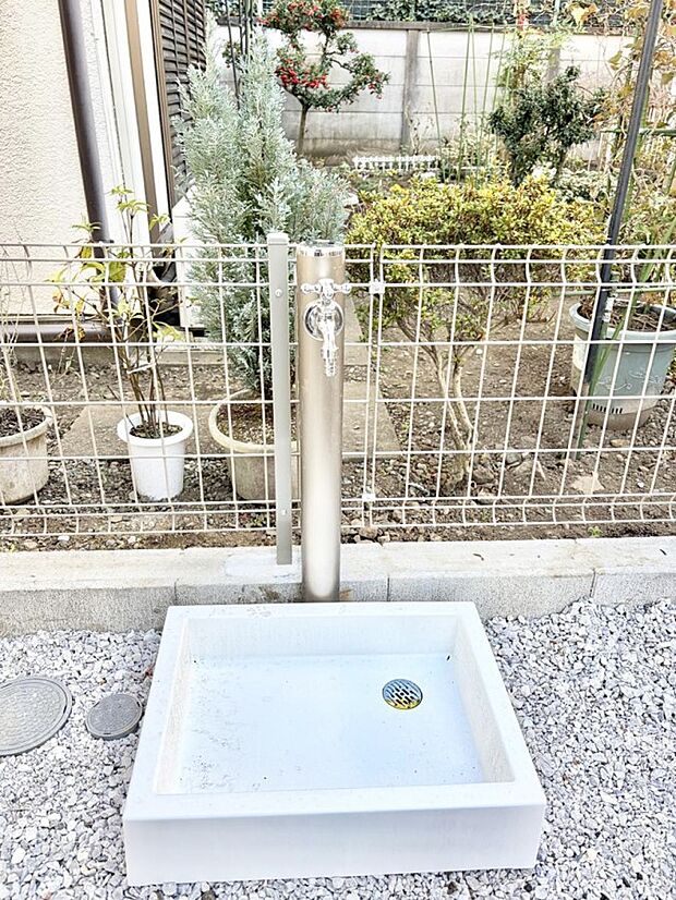 【その他現地】■ガーデニングや洗車などの際に大活躍な屋外立水栓  