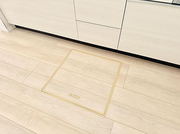 【床下収納】■季節物など簡単に収納でき便利