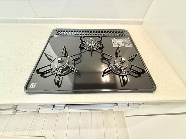 【3口ガスコンロ】■一度に多くの料理ができ便利で効率的