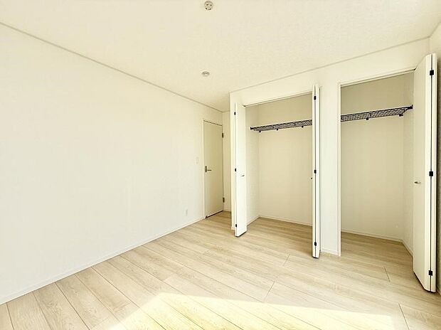 【リビング以外の居室】■落ち着いた雰囲気のお部屋で心が安らぐ空間