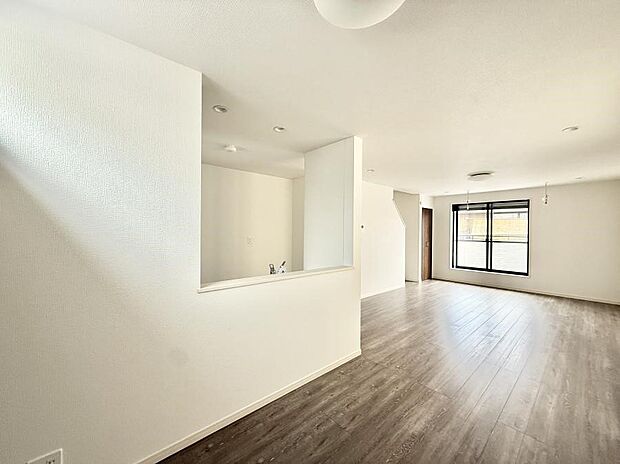 【リビングダイニング】■日常をちょっと特別にする、憩いの空間