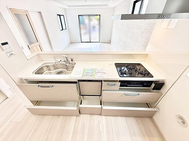 【キッチン】■美味しい時間が生まれる、笑顔あふれるキッチン