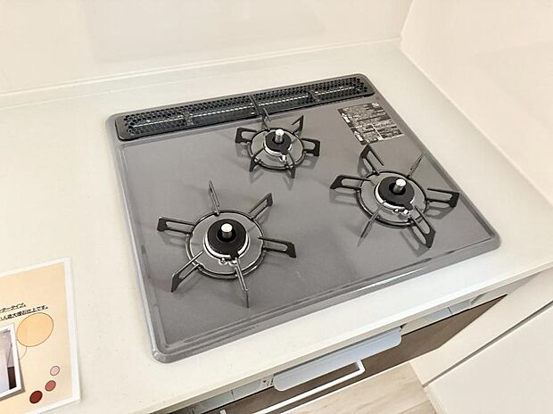 【3口ガスコンロ】■一度に多くの料理ができ便利で効率的