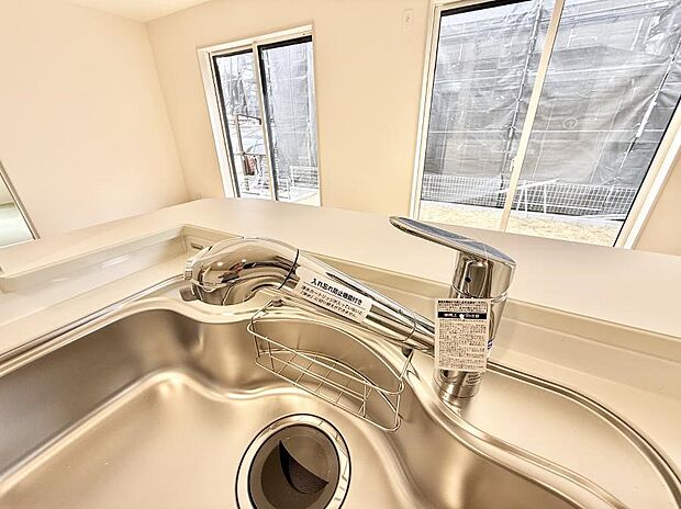 【浄水器】■不純物をしっかり除去して安心して飲めます