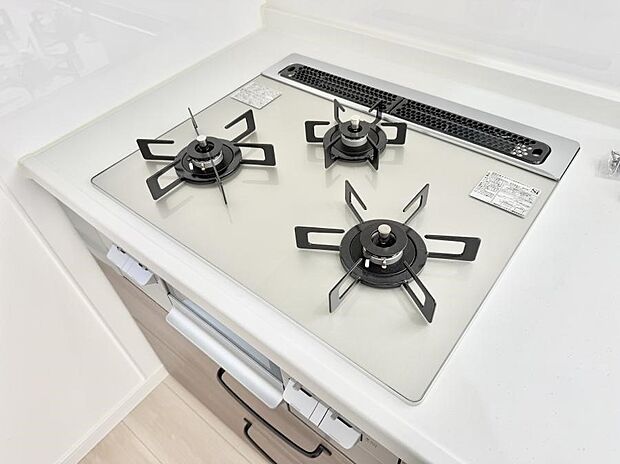 【3口ガスコンロ】■一度に多くの料理ができ便利で効率的