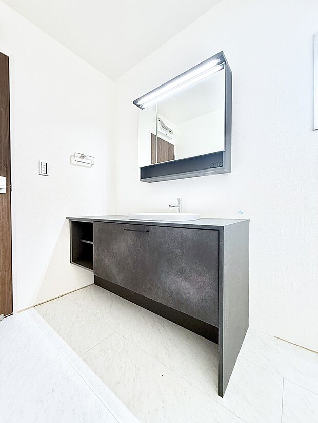 【洗面台・洗面所】■朝の準備がスムーズにできる広さです