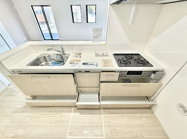 【キッチン】■シンプルで機能的、毎日使いやすいキッチン