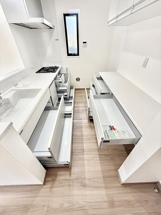 【キッチン】■家族の絆を深める、温もりのあるキッチン