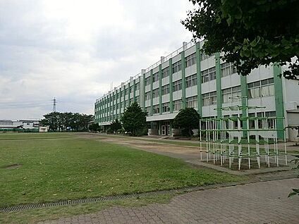 大和市立上和田小学校 690m(9分)