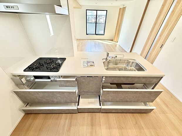 【キッチン】■家族の絆を深める、温もりのあるキッチン