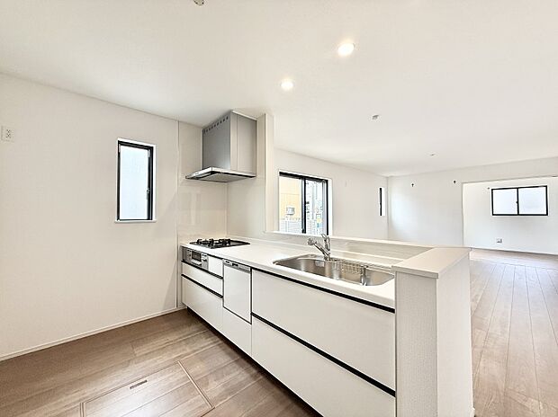 【ダイニングキッチン】■キレイに片付く、使いやすいキッチン