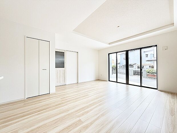 【ダイニング】■ふとした瞬間に幸せを感じる、心地よい場所