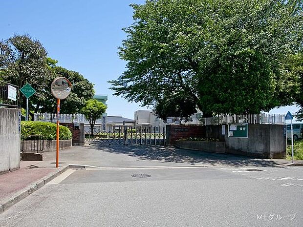 厚木市立鳶尾小学校（約600m・徒歩8分）