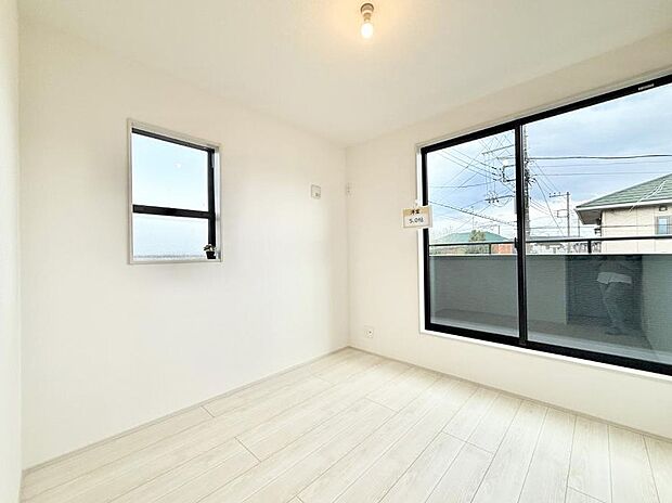 【リビング以外の居室】■落ち着いた雰囲気のお部屋で心が安らぐ空間