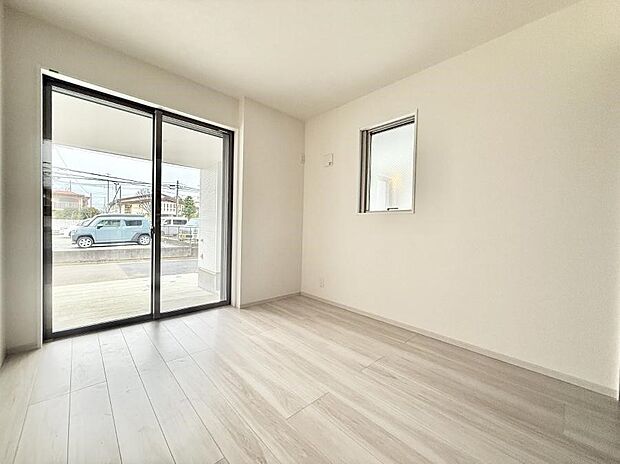 【リビング以外の居室】■シンプルで使いやすい空間がスッキリ感じられます