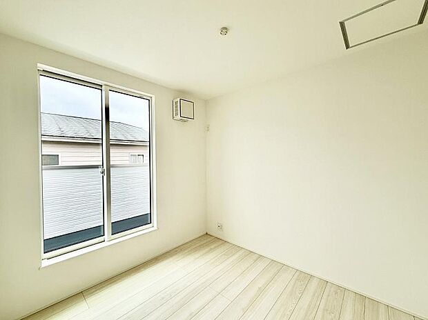 【リビング以外の居室】■シンプルで使いやすい空間がスッキリ感じられます