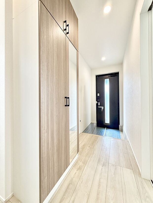 【玄関】■玄関はお家の顔!おしゃれな玄関でお客様をお迎え!