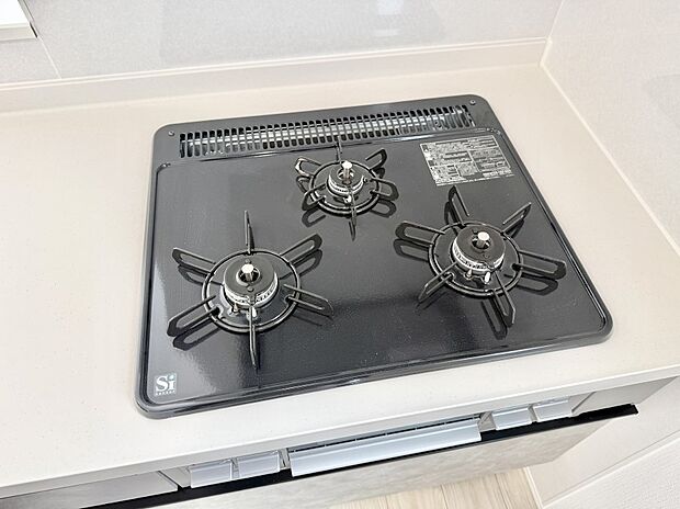 【3口ガスコンロ】■複数の鍋が同時に使えますね