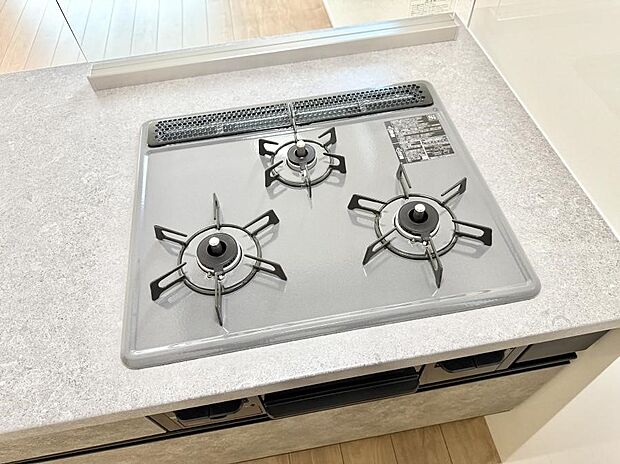 【3口ガスコンロ】■一度に多くの料理ができ便利で効率的