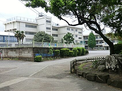 町田市立忠生第三小学校 290m(4分)