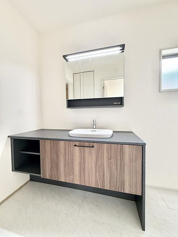 【洗面台・洗面所】■朝の準備がスムーズにできる広さです