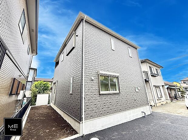 【現地外観写真】■暮らしを豊かにする充実した仕様設備で快適に