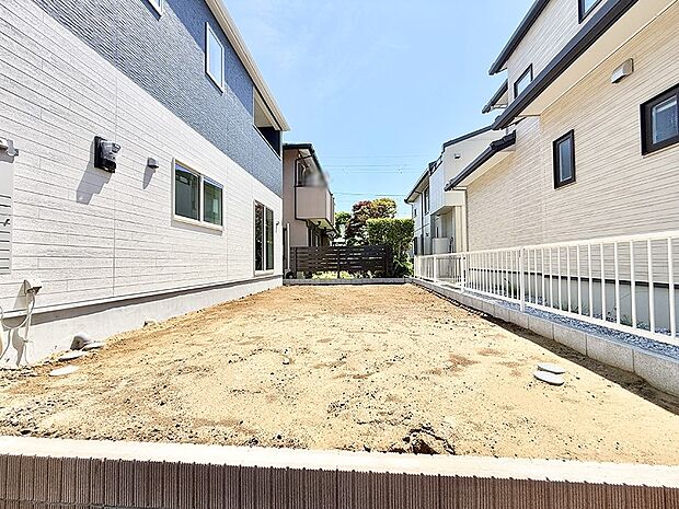 【庭】■暮らしに潤いを与える、緑が取り入れられた住まいです
