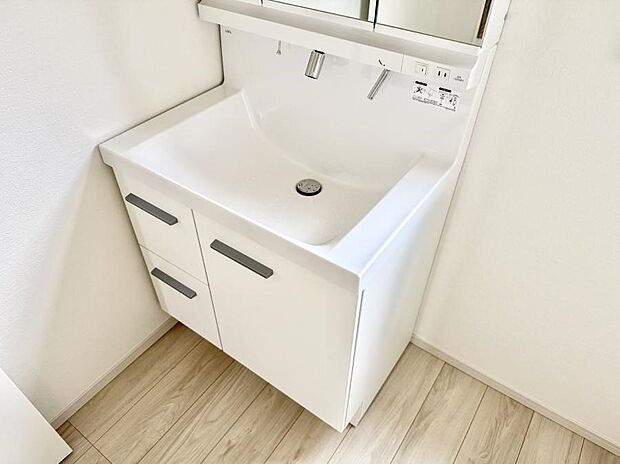 【ハンドシャワー付洗面台】■手洗いや顔を洗う時も快適に使える便利なシャワー