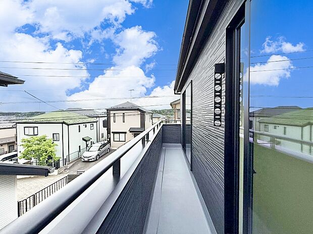 【バルコニー】1号棟  ■お洗濯物がよく乾く陽当たり良好のバルコニーです！  