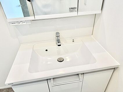 ハンドシャワー付洗面台