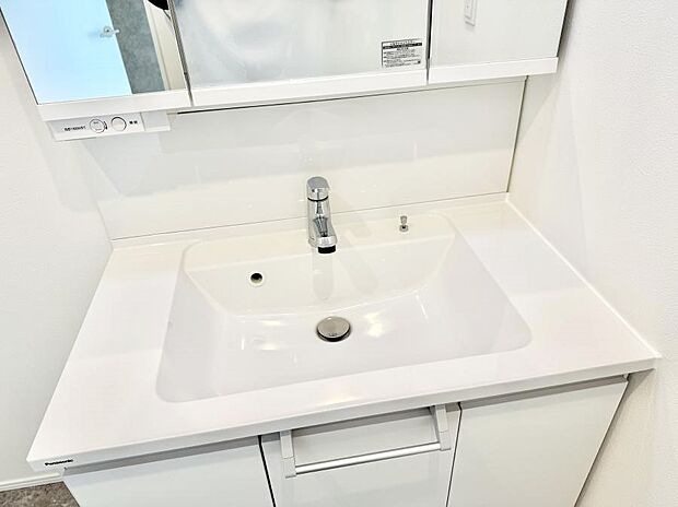 【ハンドシャワー付洗面台】■手洗いや顔を洗う時も快適に使える便利なシャワー