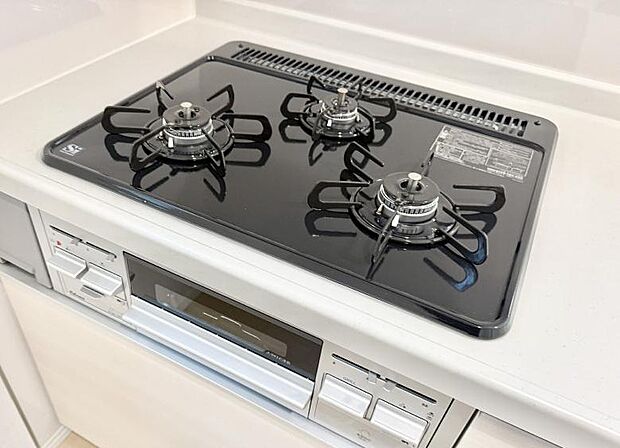 【3口ガスコンロ】■一度に多くの料理ができ便利で効率的