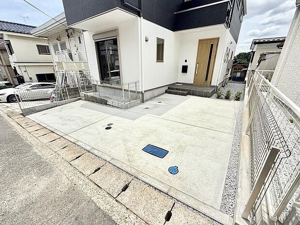 【現地外観写真】■家族みんなが笑顔で過ごせる、安心感のある住まい
