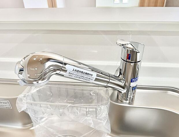 【浄水器】■清潔でおいしい水を手軽に供給してくれます