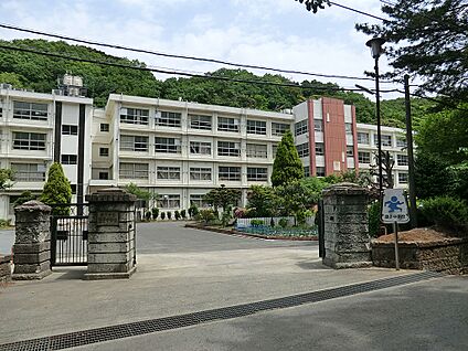 逗子市立逗子中学校 1200m(15分)