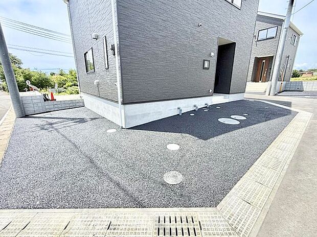 【駐車場】1号棟  ■快適な駐車スペースで安心