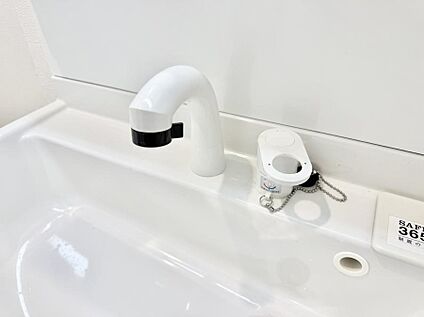 ハンドシャワー付洗面台