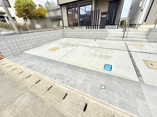 【駐車場】2号棟  ■自宅にカースペースがあると助かります