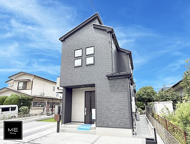【現地外観写真】1号棟  ■暮らしを彩る充実した設備仕様が備わった住まい