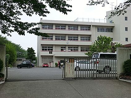 秦野市立末広小学校 1900m(24分)