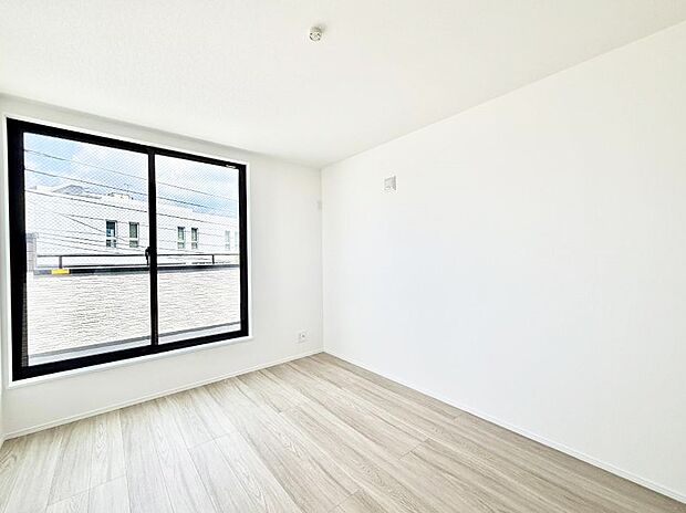 【リビング以外の居室】A号棟 ■シンプルで使いやすい空間がスッキリ感じられます