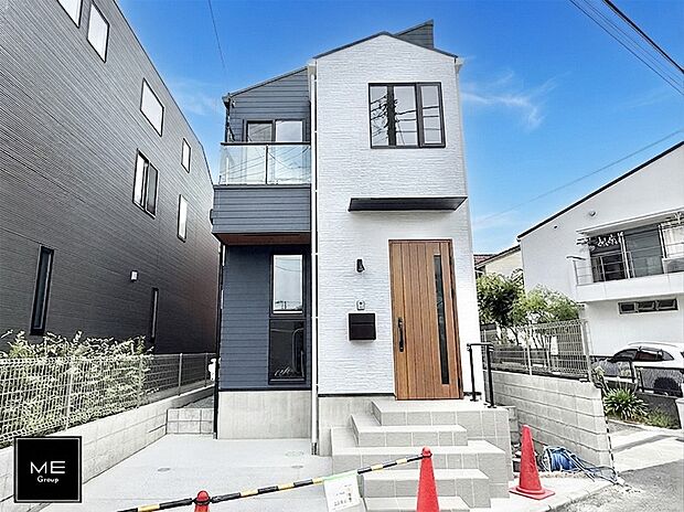 【現地外観写真】1号棟  ■家族みんなが笑顔で過ごせる、安心感のある住まい