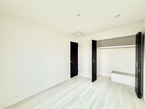 【子供部屋】1号棟  ■自分の好みに合わせたインテリアを整えやすく個性を反映できる場所です
