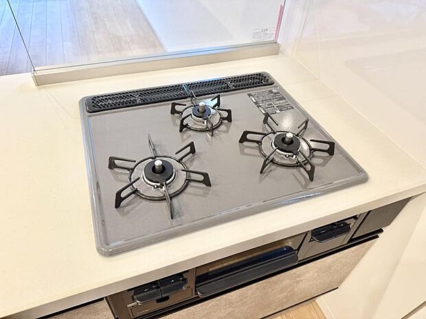 【3口ガスコンロ】■一度に多くの料理ができ便利で効率的