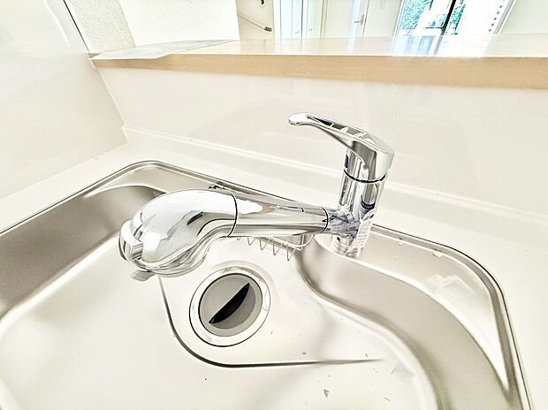 【浄水器】■清潔でおいしい水を手軽に供給してくれます