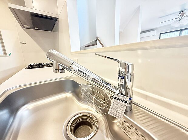 【浄水器】■清潔でおいしい水を手軽に供給してくれます