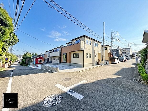 【前面道路含む現地写真】■この道を歩けば、毎日が少し特別になる