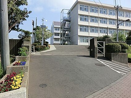 綾瀬市立城山中学校 1100m(14分)