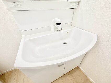 ハンドシャワー付洗面台