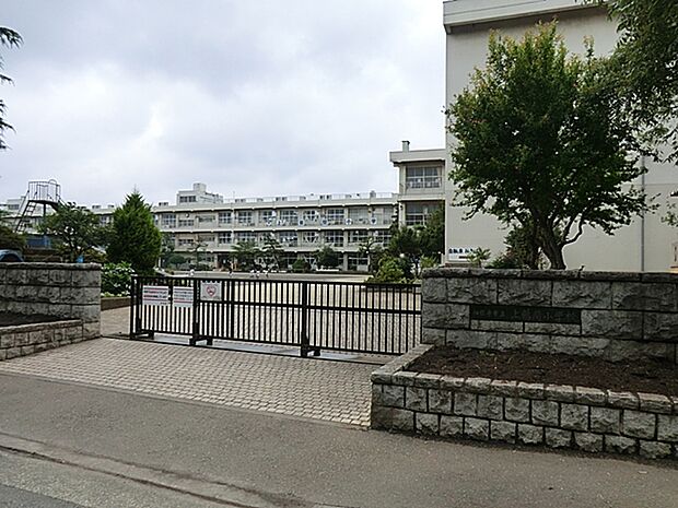 相模原市立上鶴間小学校(約1,200m・徒歩15分)
